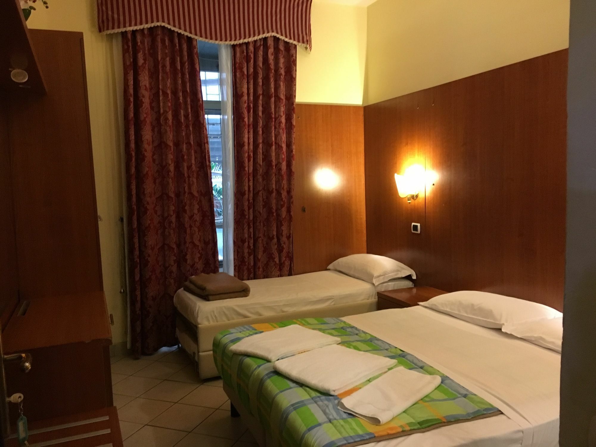 Rome Terminal House Hotel Exterior photo