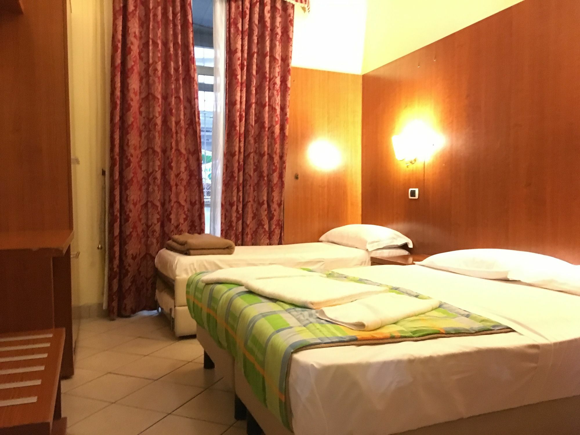 Rome Terminal House Hotel Exterior photo